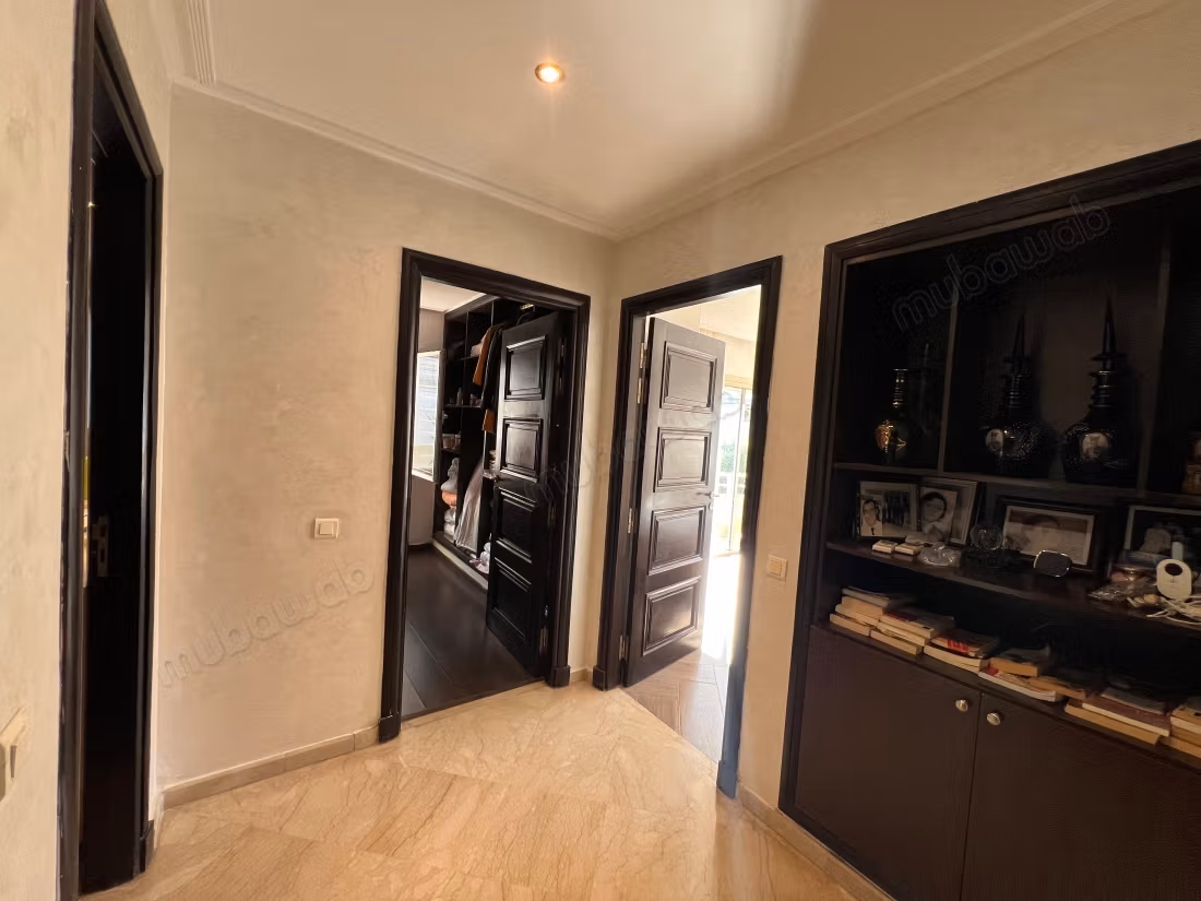 Semi-Detached Villa with Garden - Closed Residence