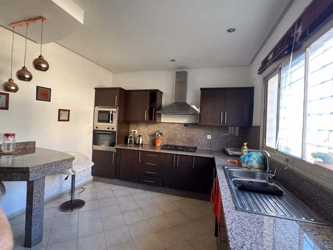 Semi-Detached Villa with Garden - Closed Residence