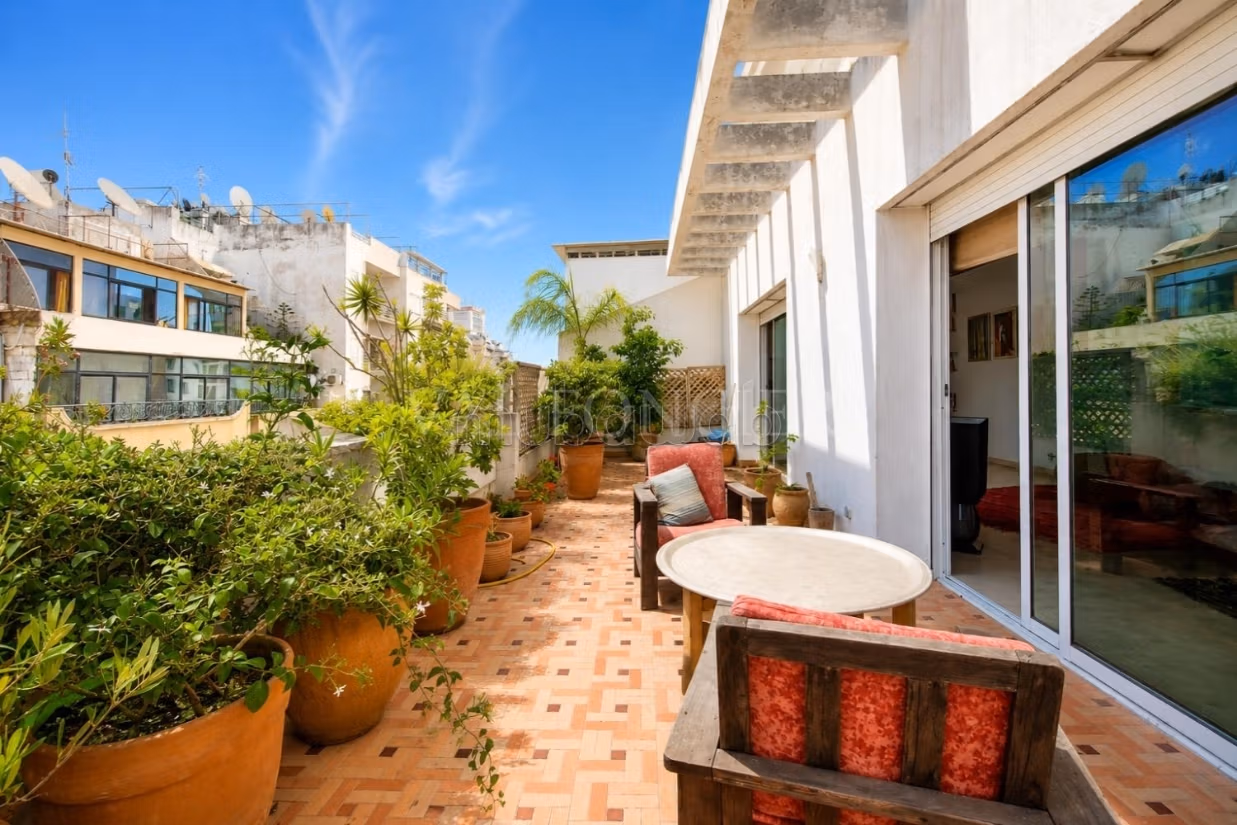 Location magnifique Duplex vide 300m2 avec terrasse à Racine,
Casablanca — 4