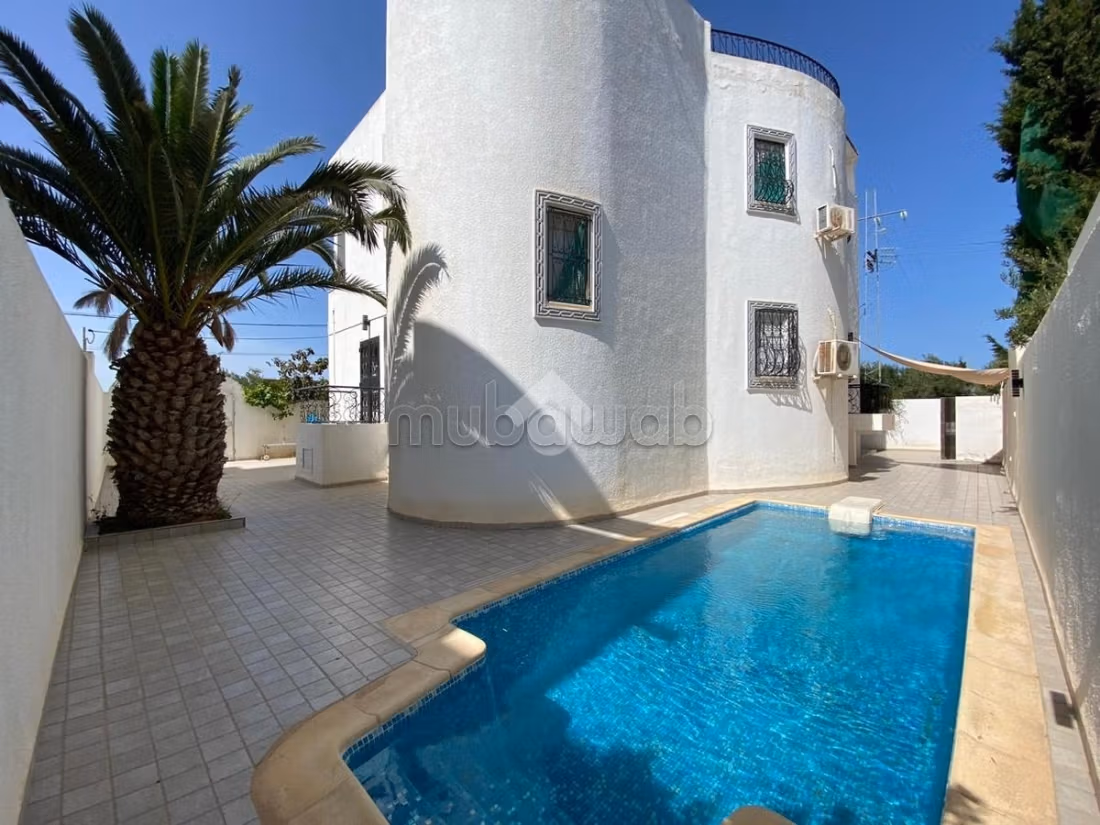 Villa individuelle avec piscine à chott Mariem