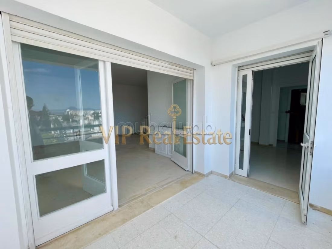 Apartment for rent in Les Berges Du Lac 1.3 pleasant rooms. Sea view, central heating