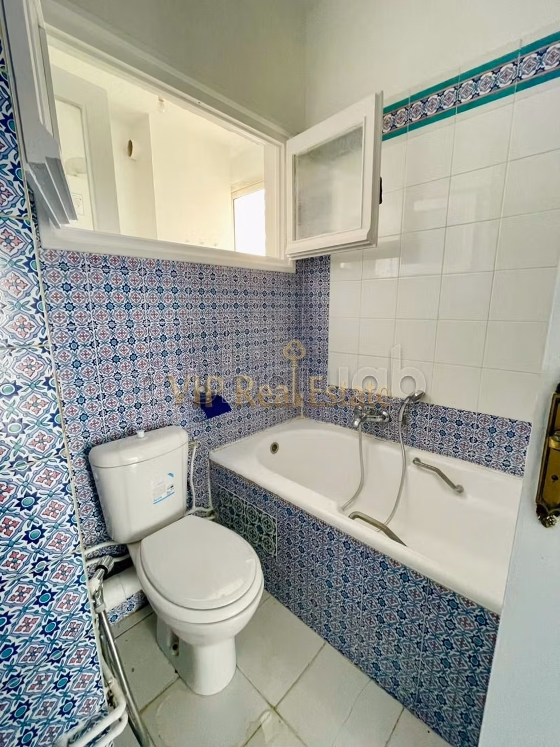 Apartment for rent in Les Berges Du Lac 1.3 pleasant rooms. Sea view, central heating