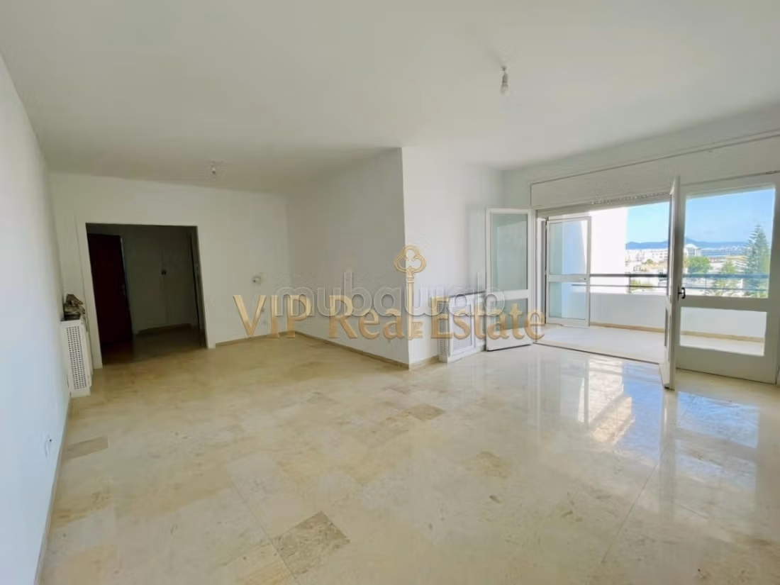 Apartment for rent in Les Berges Du Lac 1.3 pleasant rooms. Sea view, central heating