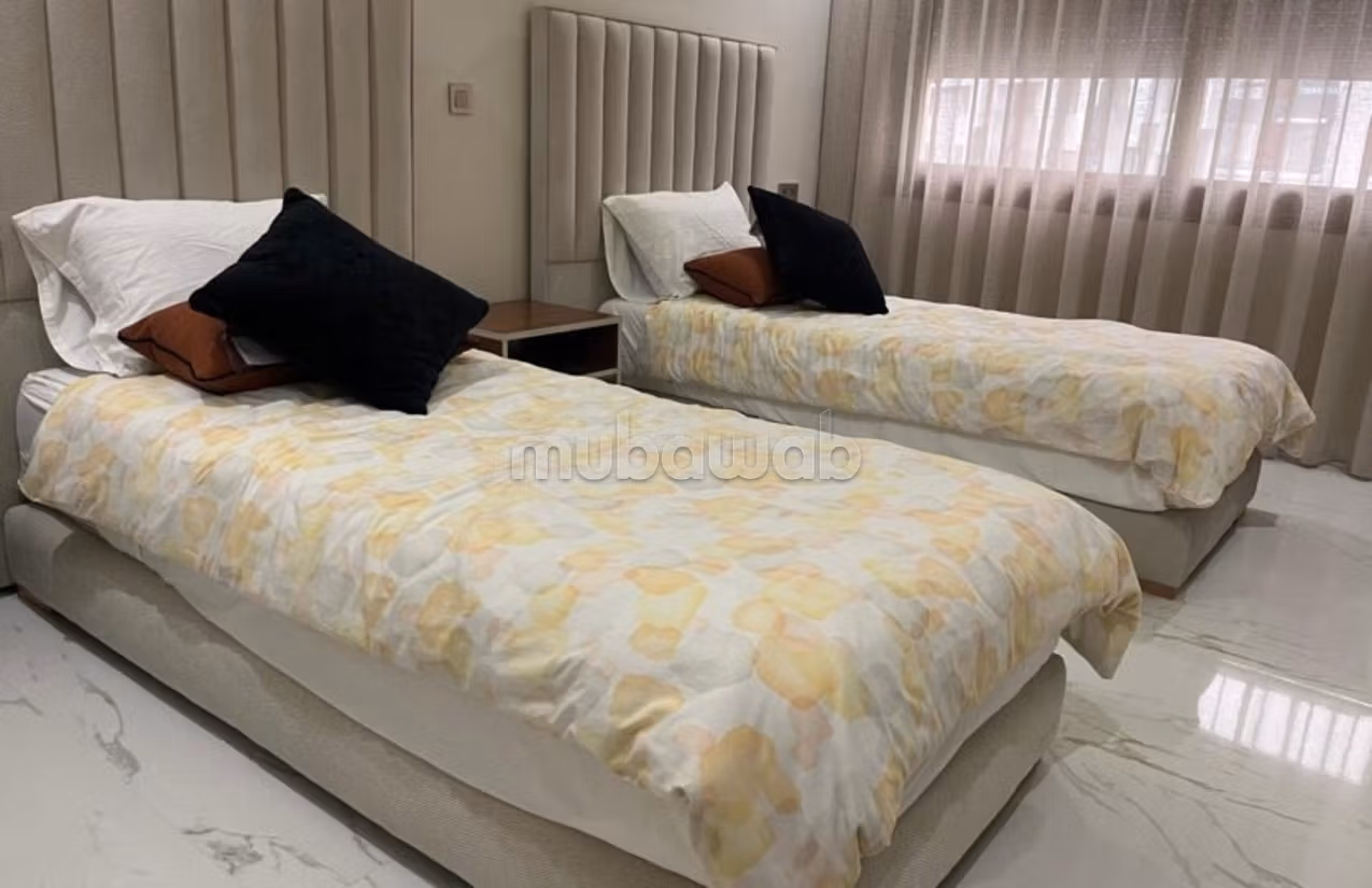Appartement a louer neuf avec garage 
situation centre ville — 5