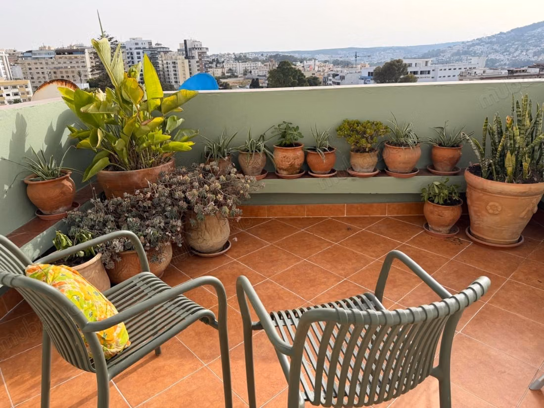 Appartement te huur in Mershan Tanger met Terras en Parkeren