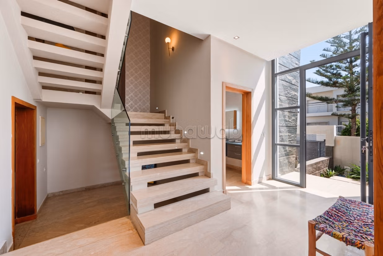 Contemporary villa, uitzicht op zee, dichtbij het Peninsula