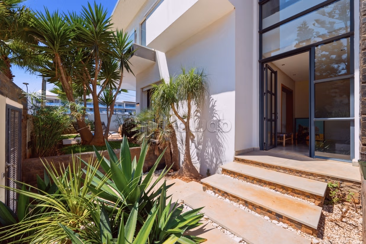 Contemporary villa, uitzicht op zee, dichtbij het Peninsula