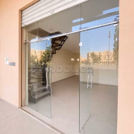 Commercial space for rent of 33.0 m² in Marrakech, Marrakech Addoha Doors