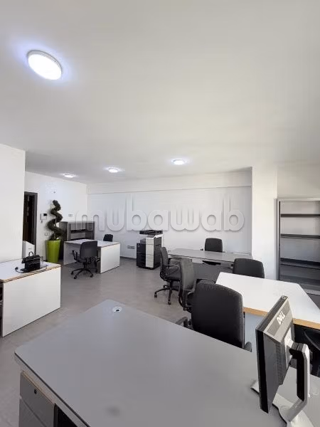Beaux bureaux à louer en Centre équipée