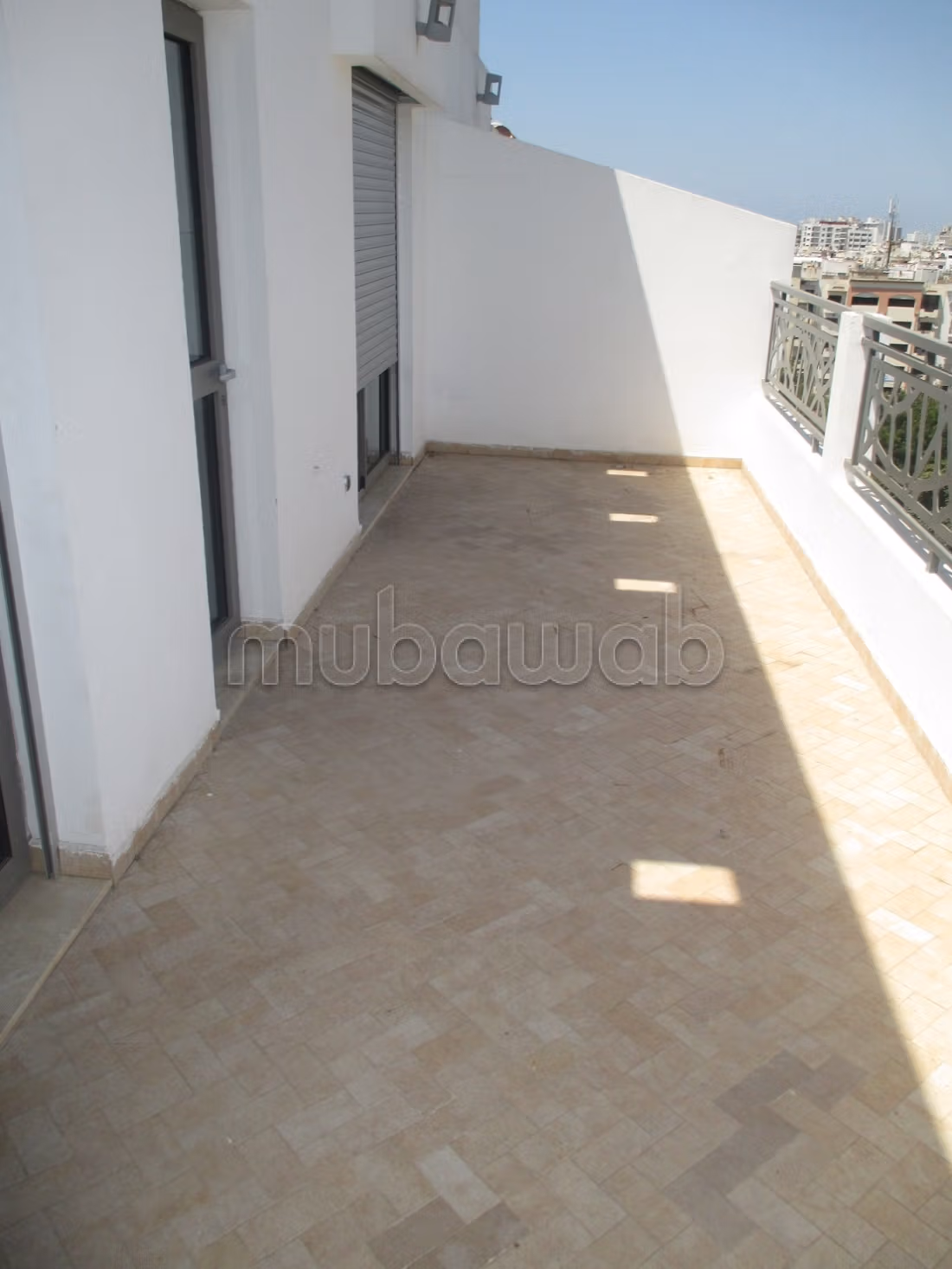 Studio Luxe 61m2 Les Hôpitaux enface L'hôpital CHU
av Terrass — 5