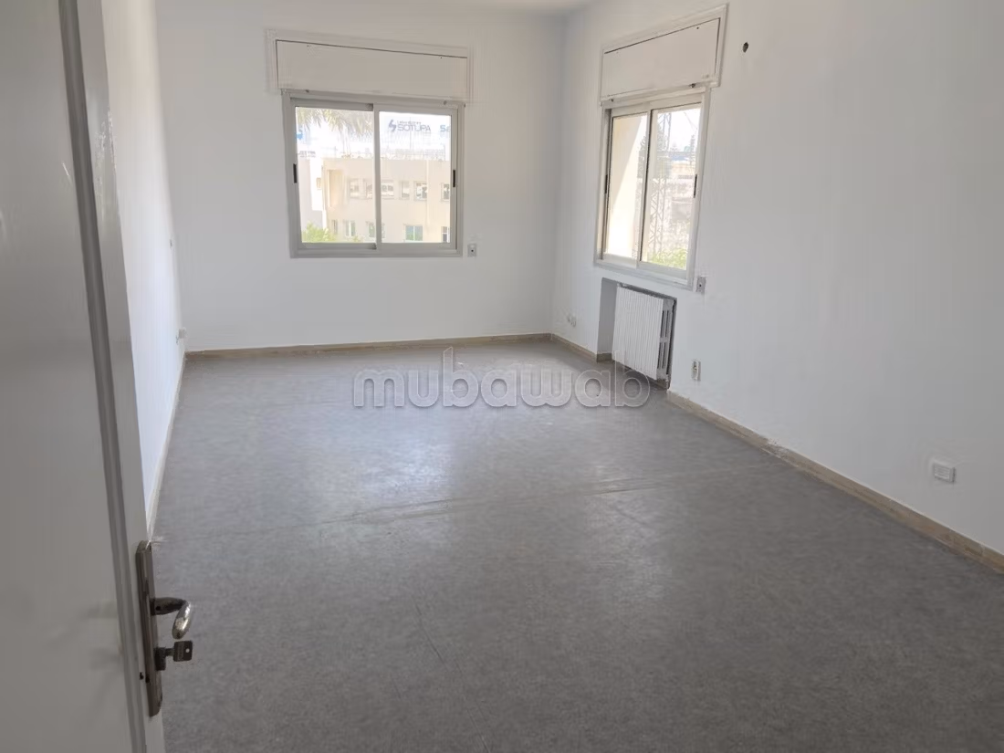 In affitto – Ufficio di 250 m² a Charguia 1