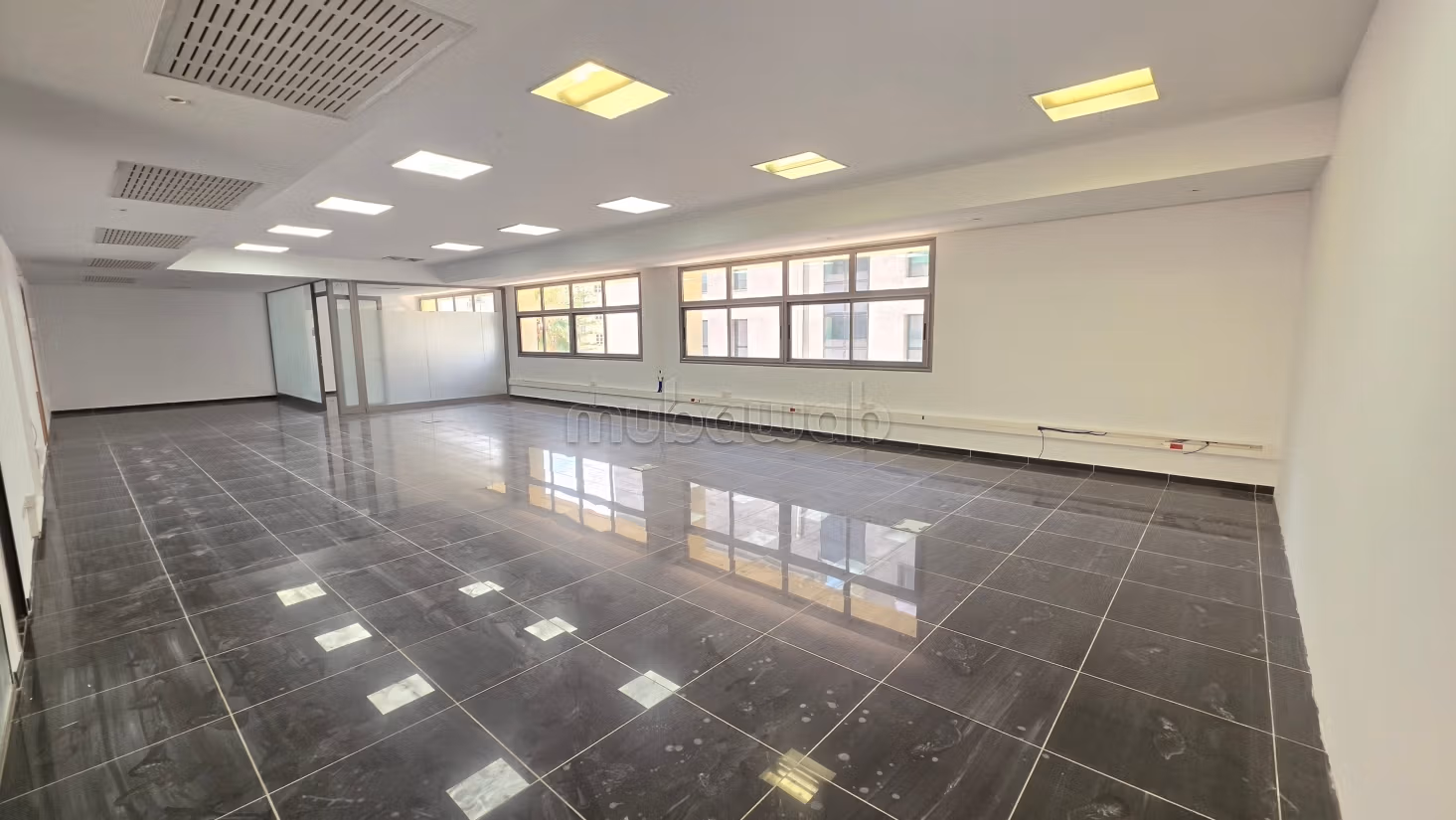 In affitto un ufficio di 210 m² al lago 1