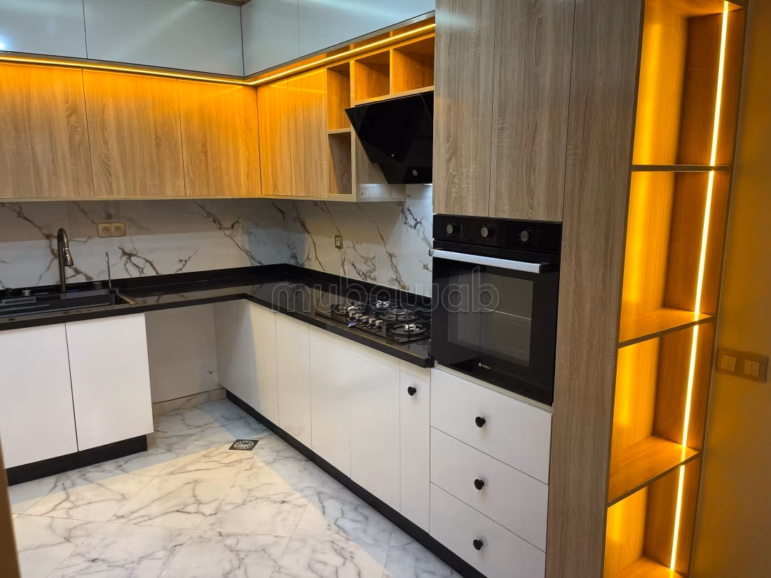 Apartamento nuevo en venta en Bouznika Superficie 107 m² cerca de la mezquita y la escuela privada sola en el piso condiciones de apoyo disponibles