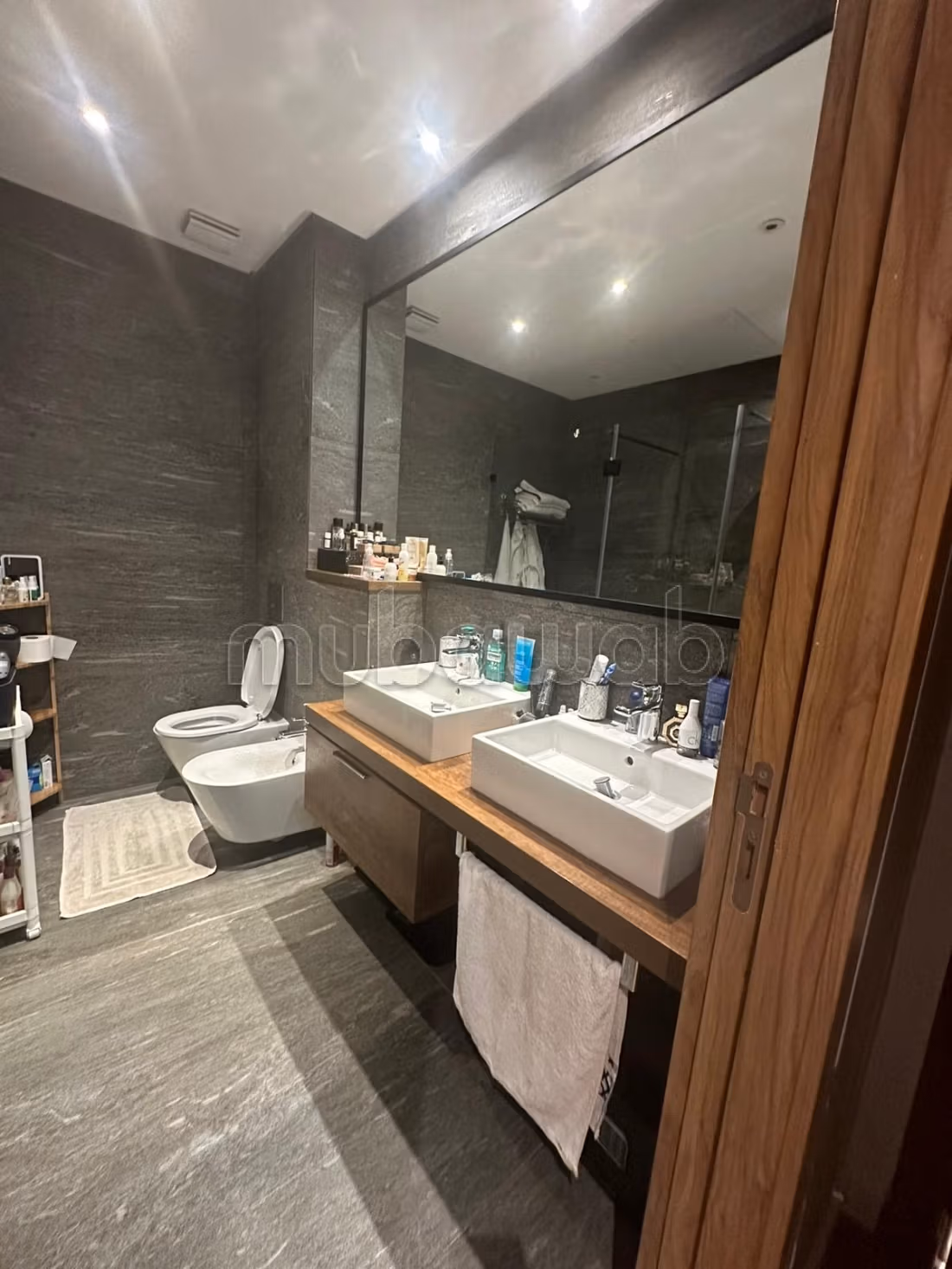 Empty apartment for rent in Dar Bouazza