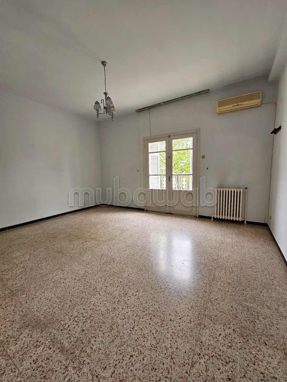 À Vendre – Villa de Prestige à Mutuelle Ville