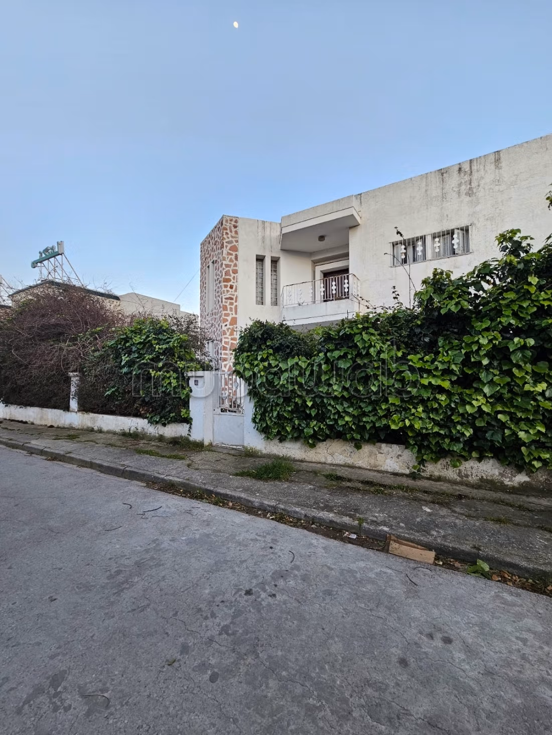 À Vendre – Villa de Prestige à Mutuelle Ville