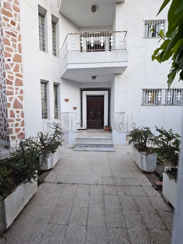 À Vendre – Villa de Prestige à Mutuelle Ville