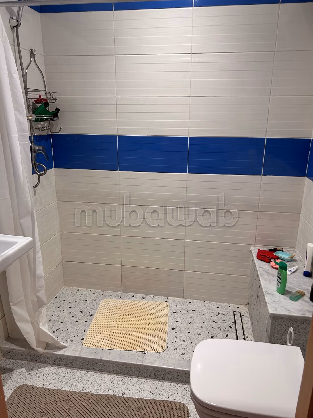 Apartment for rent. Surface area 92 m². Storage unit