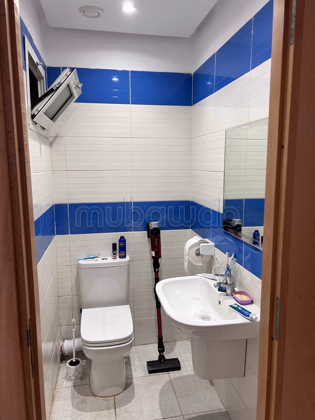 Apartment for rent. Surface area 92 m². Storage unit