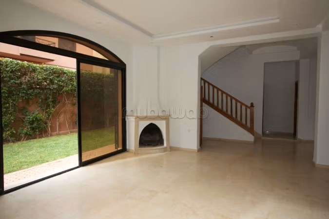 Villa de haut standing à vendre à Hay Targa.
Surface totale 315 m²