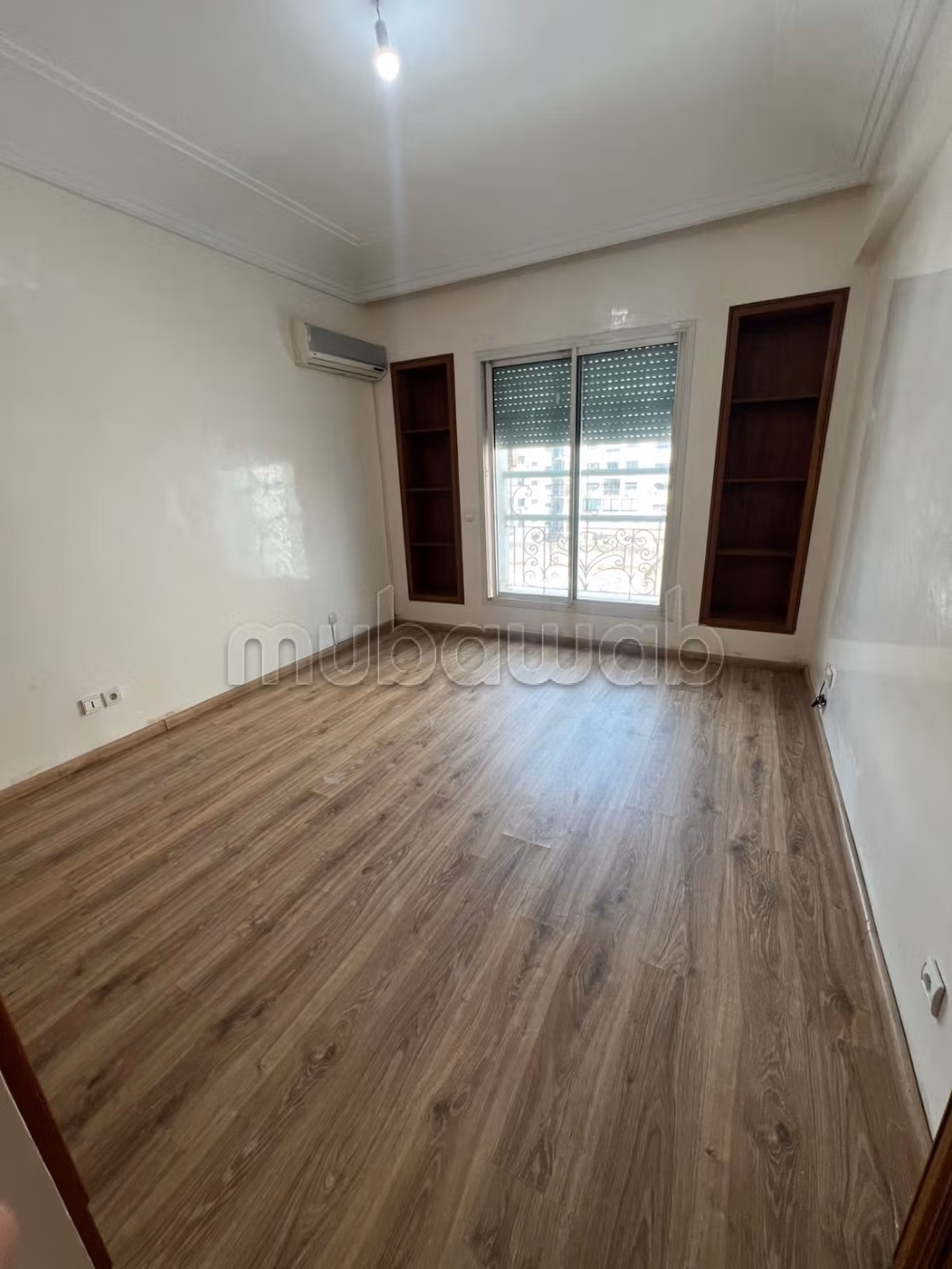 Appartement en location à Gauthier.
3 belles chambres.
Avec ascenseur et terrasse — 5