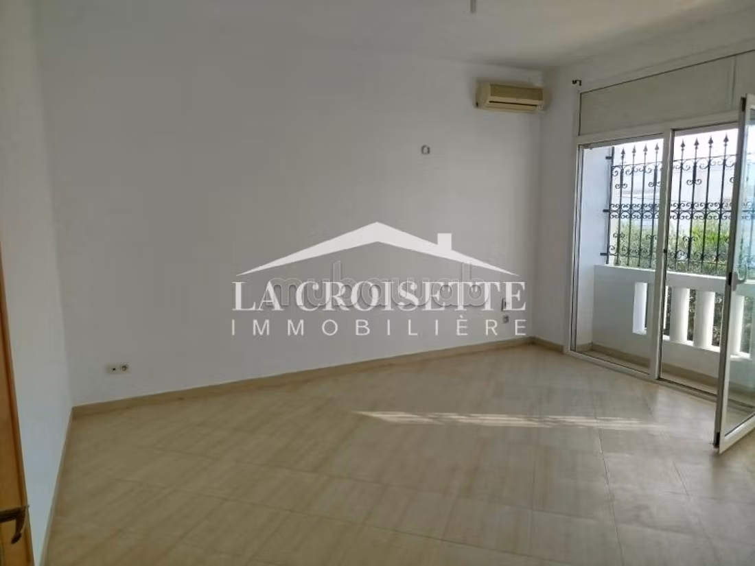 Villa S4 con piscina a La Marsa