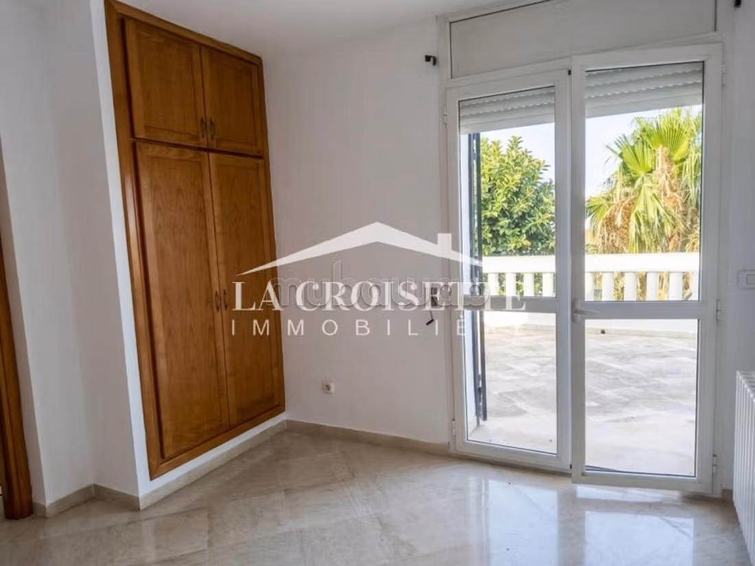 Villa S4 con piscina a La Marsa
