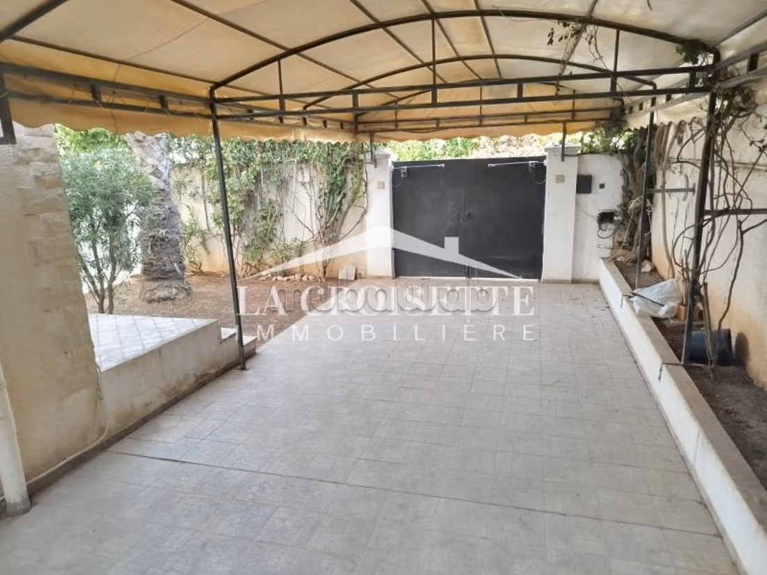 Villa S4 con piscina a La Marsa
