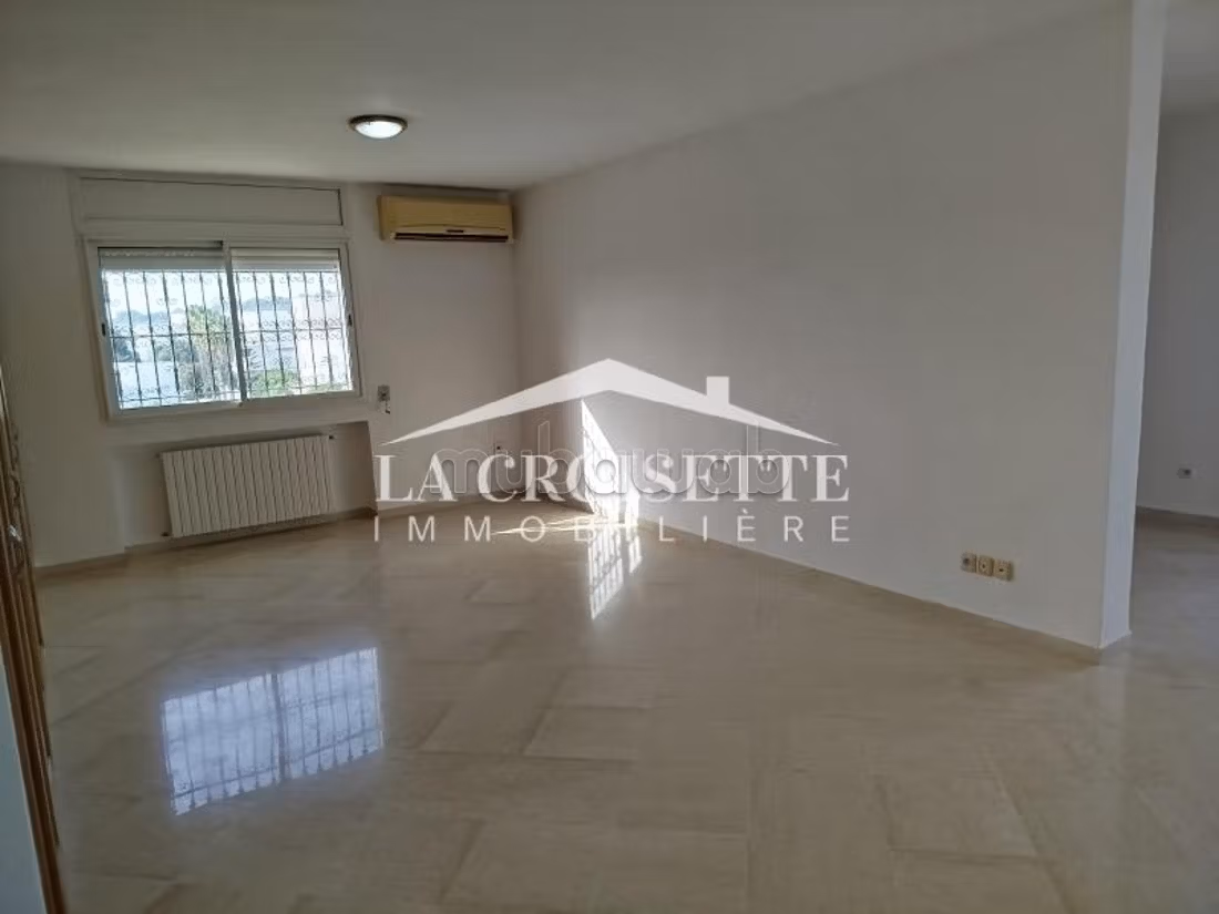 Villa S4 con piscina a La Marsa