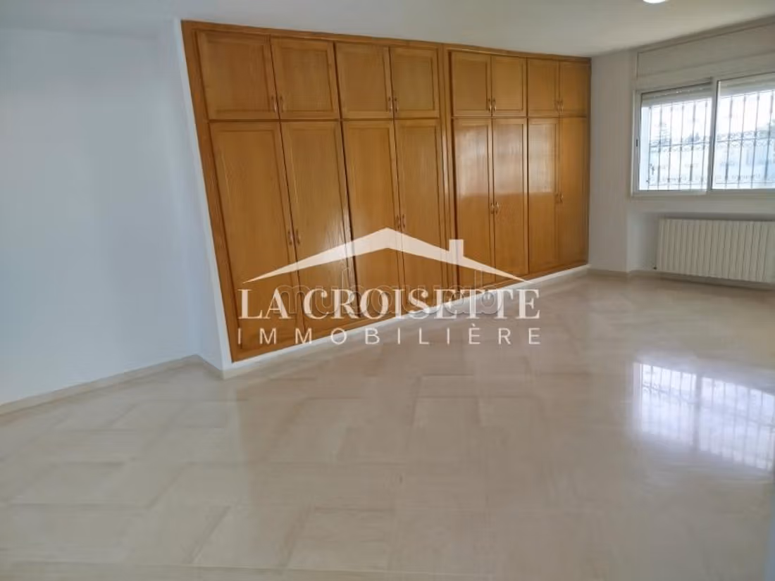 Villa S4 con piscina a La Marsa