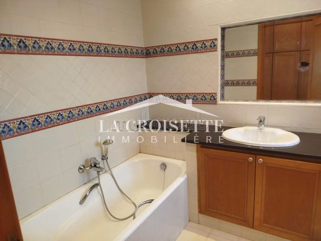Villa S4 con piscina a La Marsa