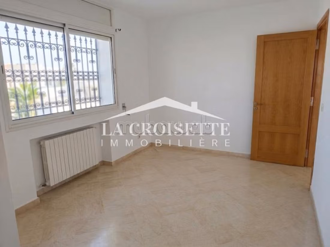 Villa S4 con piscina a La Marsa