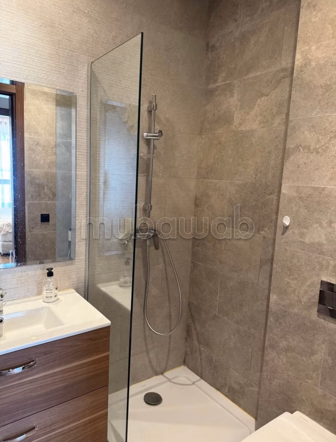 Bel appartement en location à Casablanca Finance City.
Surface de 89 m².
Meublé — 6