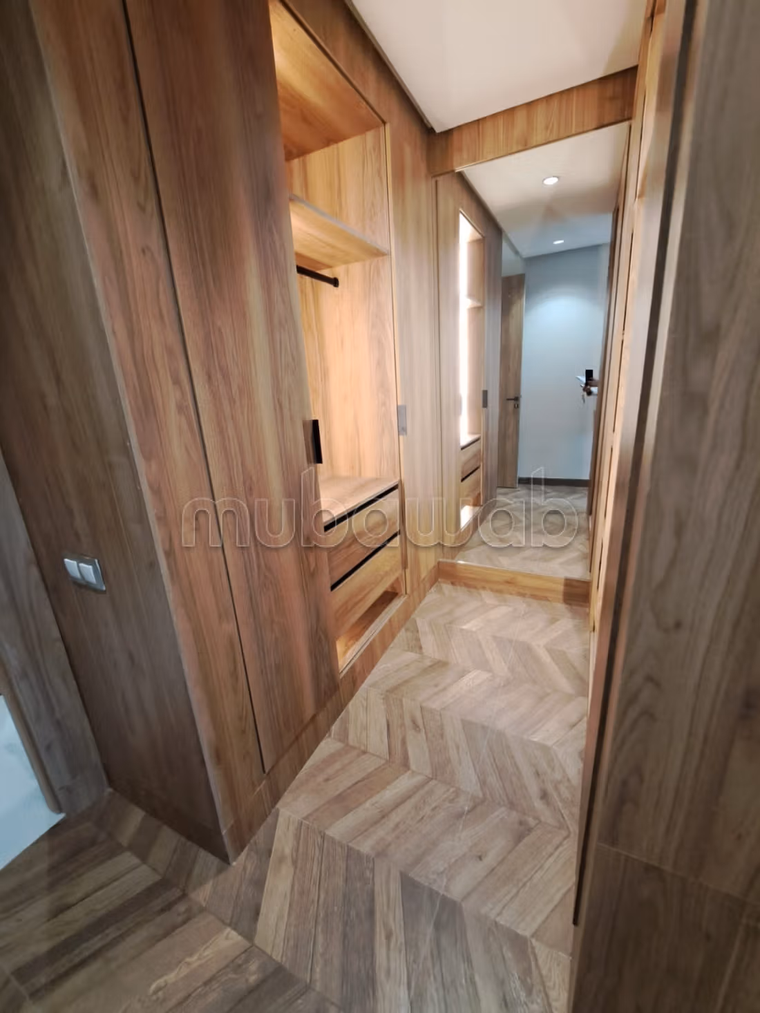Location d'un appartement à Bourgogne Ouest. Superficie 62 m². Meublé — 2