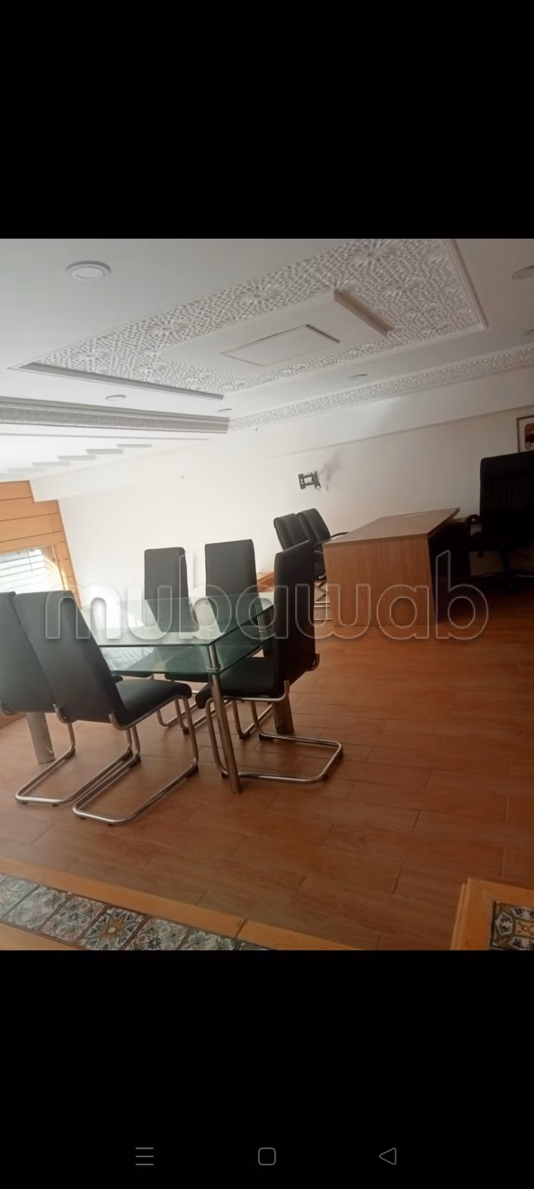 Commercial properties for sale in Branis 2. Total area 68 m². Solid door, secure residence