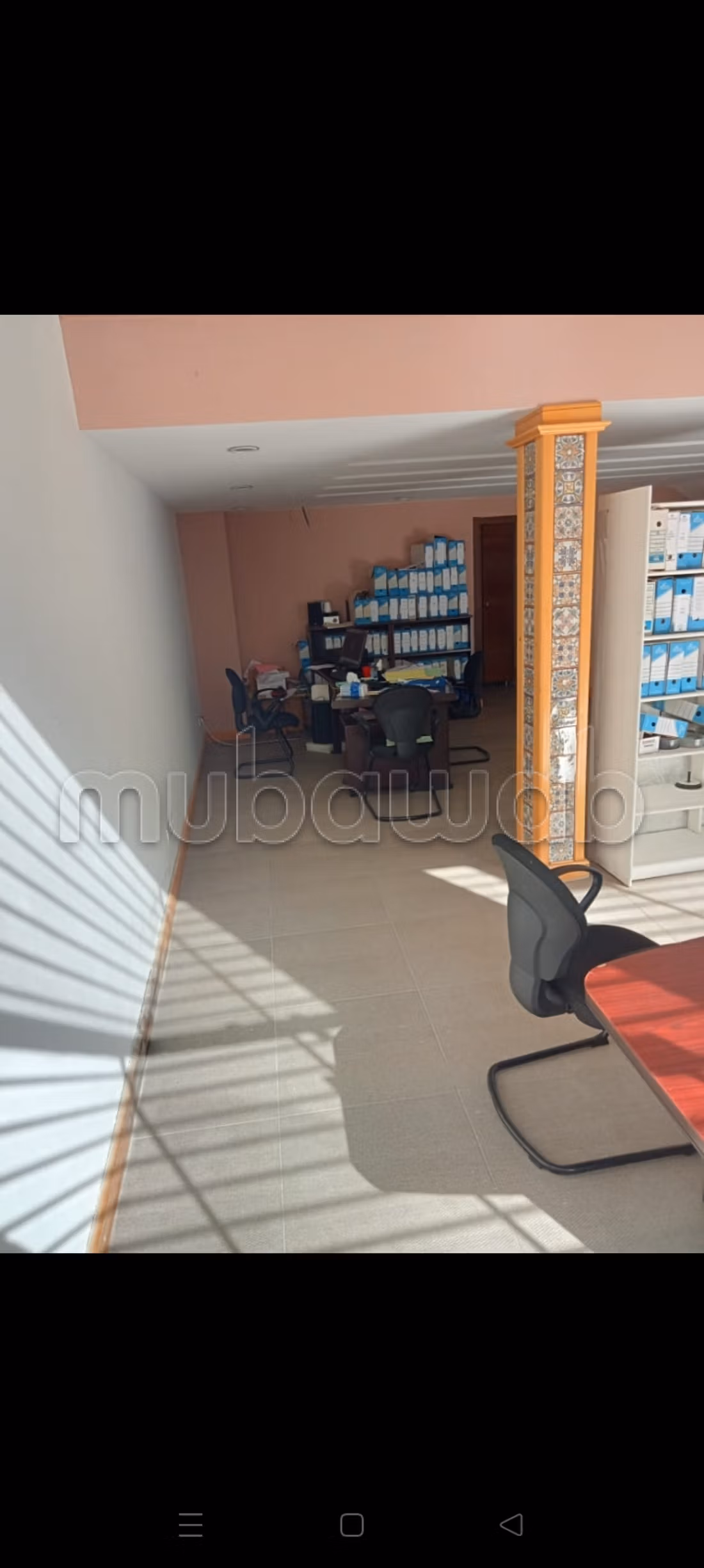 Commercial properties for sale in Branis 2. Total area 68 m². Solid door, secure residence