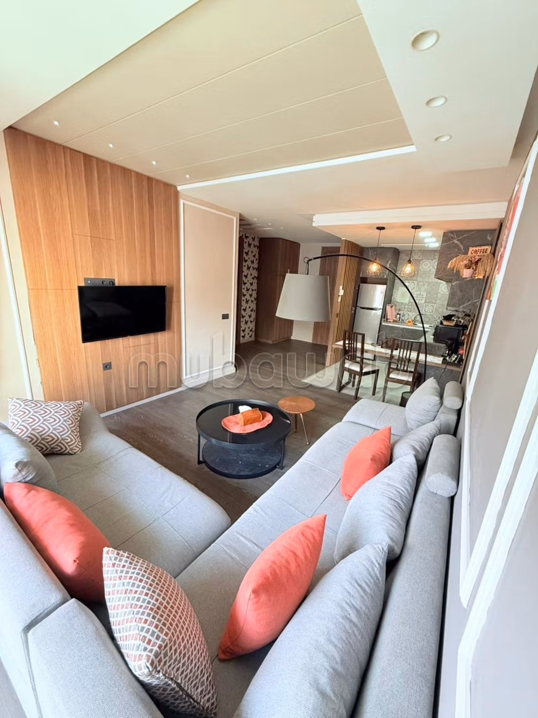 Location d'un appartement à Benjdia.
1 Pièce.
Meublé