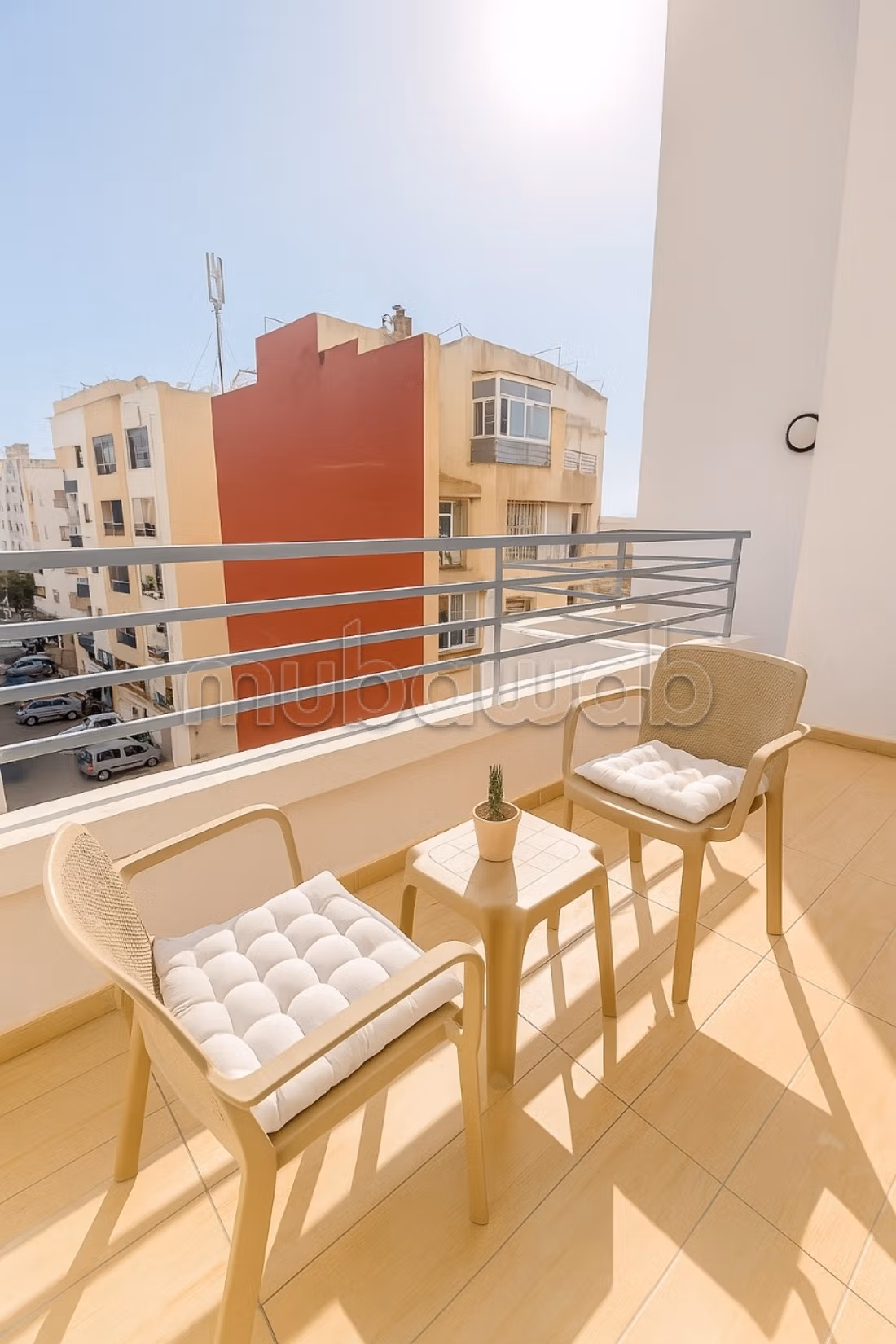 Monolocale Arredato con Balcone - Beausejour