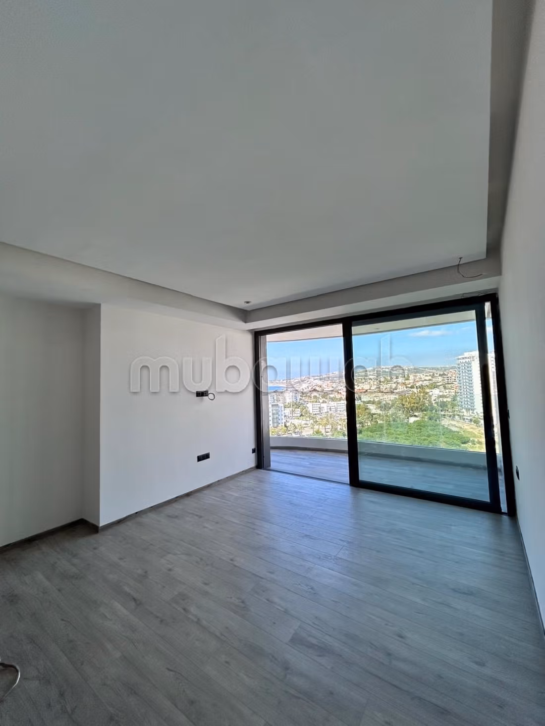 Appartement non meuble spacieux avec une vie magnifique sur mer — 3