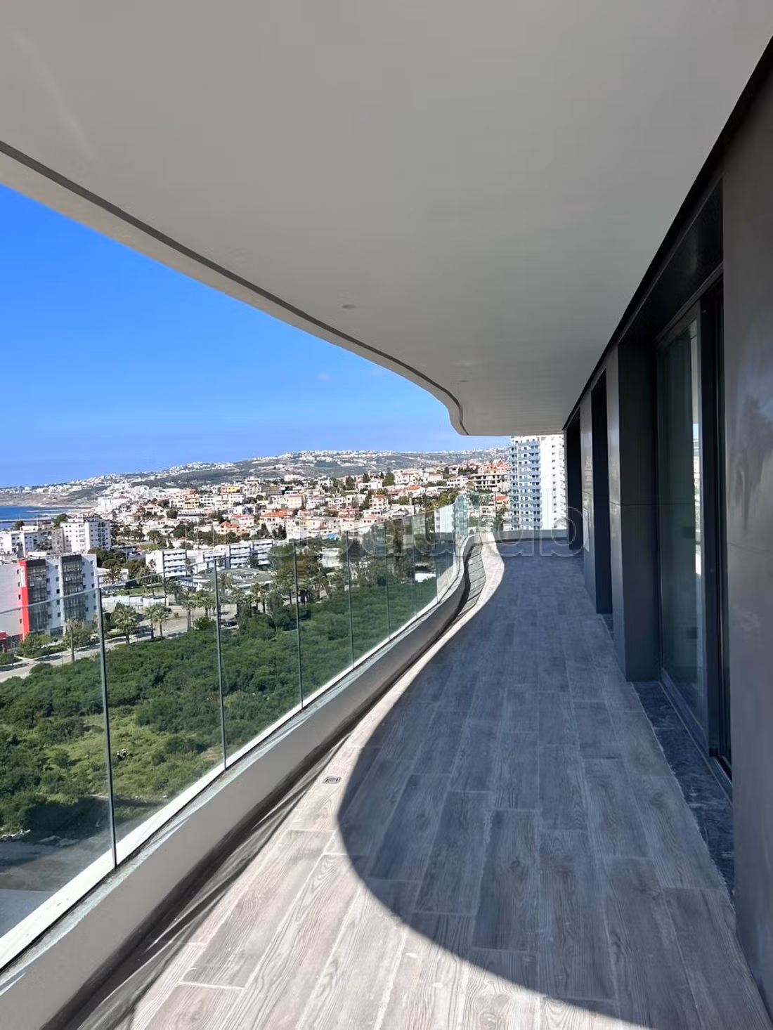 Appartement non meuble spacieux avec une vie magnifique sur mer — 4