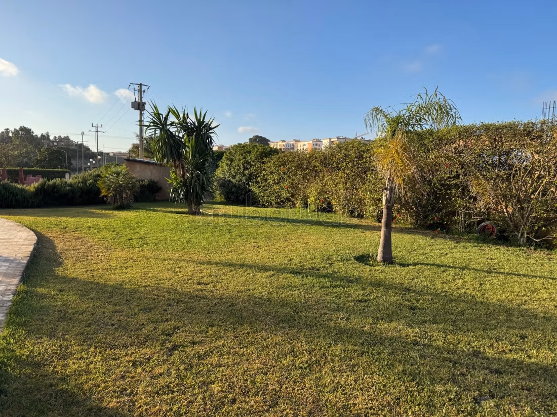 Hôtel a vendre sur la route nationale proche de Bouskoura,
Nouacer, Casablanca Superficie 10150 m²