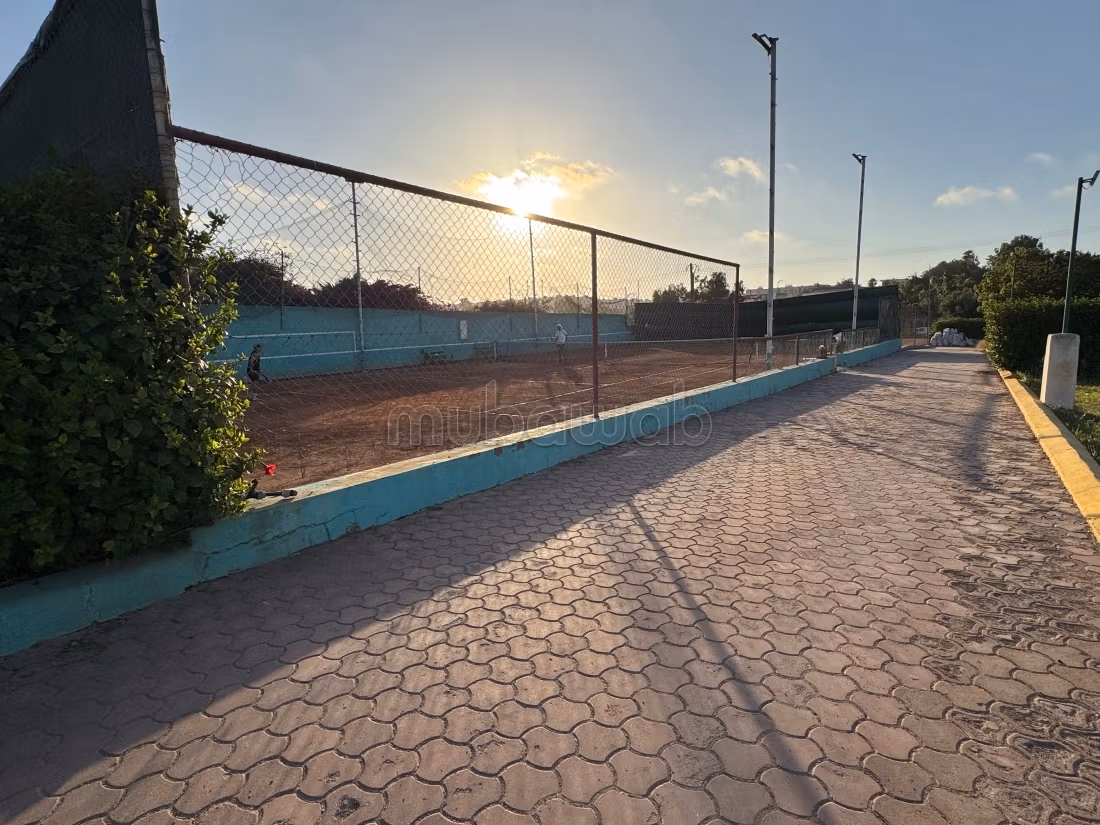Hôtel a vendre sur la route nationale proche de Bouskoura,
Nouacer, Casablanca Superficie 10150 m²