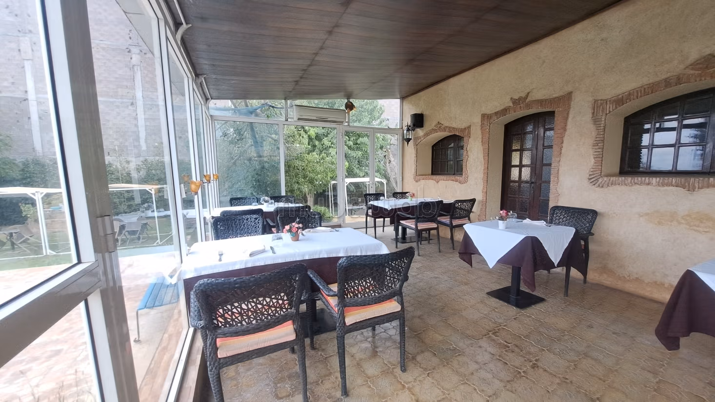 Hôtel a vendre sur la route nationale proche de Bouskoura,
Nouacer, Casablanca Superficie 10150 m²