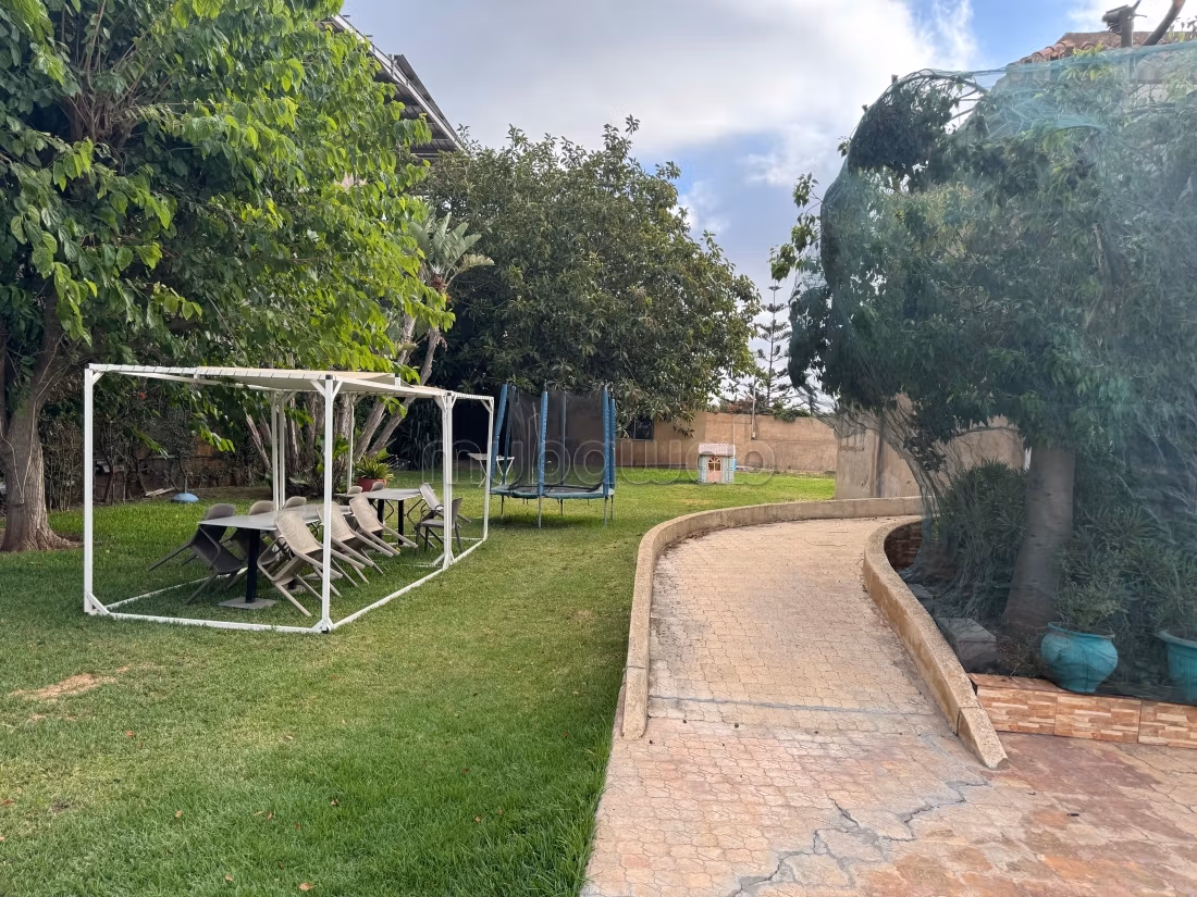 Hôtel a vendre sur la route nationale proche de Bouskoura,
Nouacer, Casablanca Superficie 10150 m²