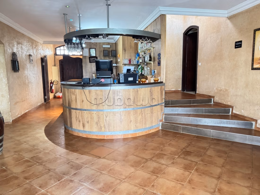 Hôtel a vendre sur la route nationale proche de Bouskoura,
Nouacer, Casablanca Superficie 10150 m²