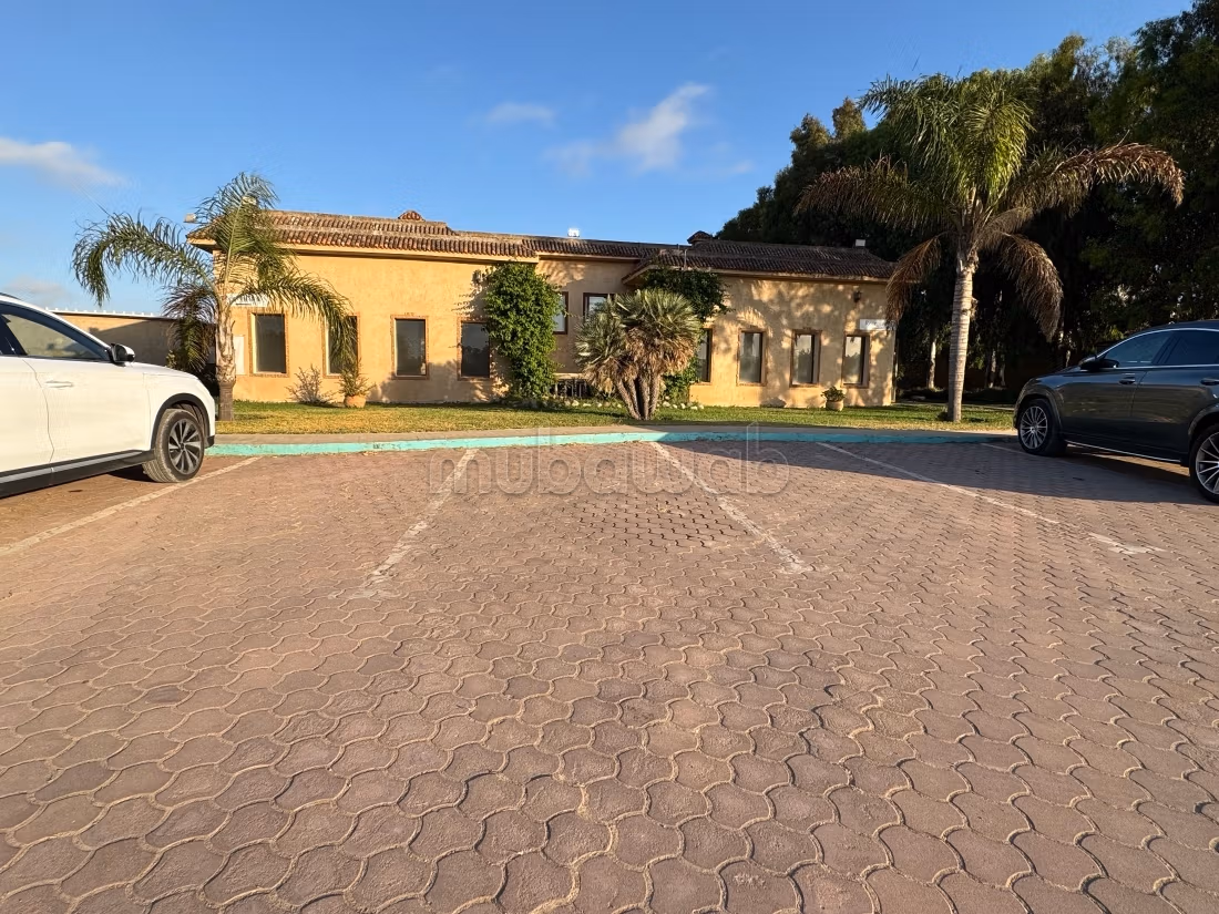 Hôtel a vendre sur la route nationale proche de Bouskoura,
Nouacer, Casablanca Superficie 10150 m²