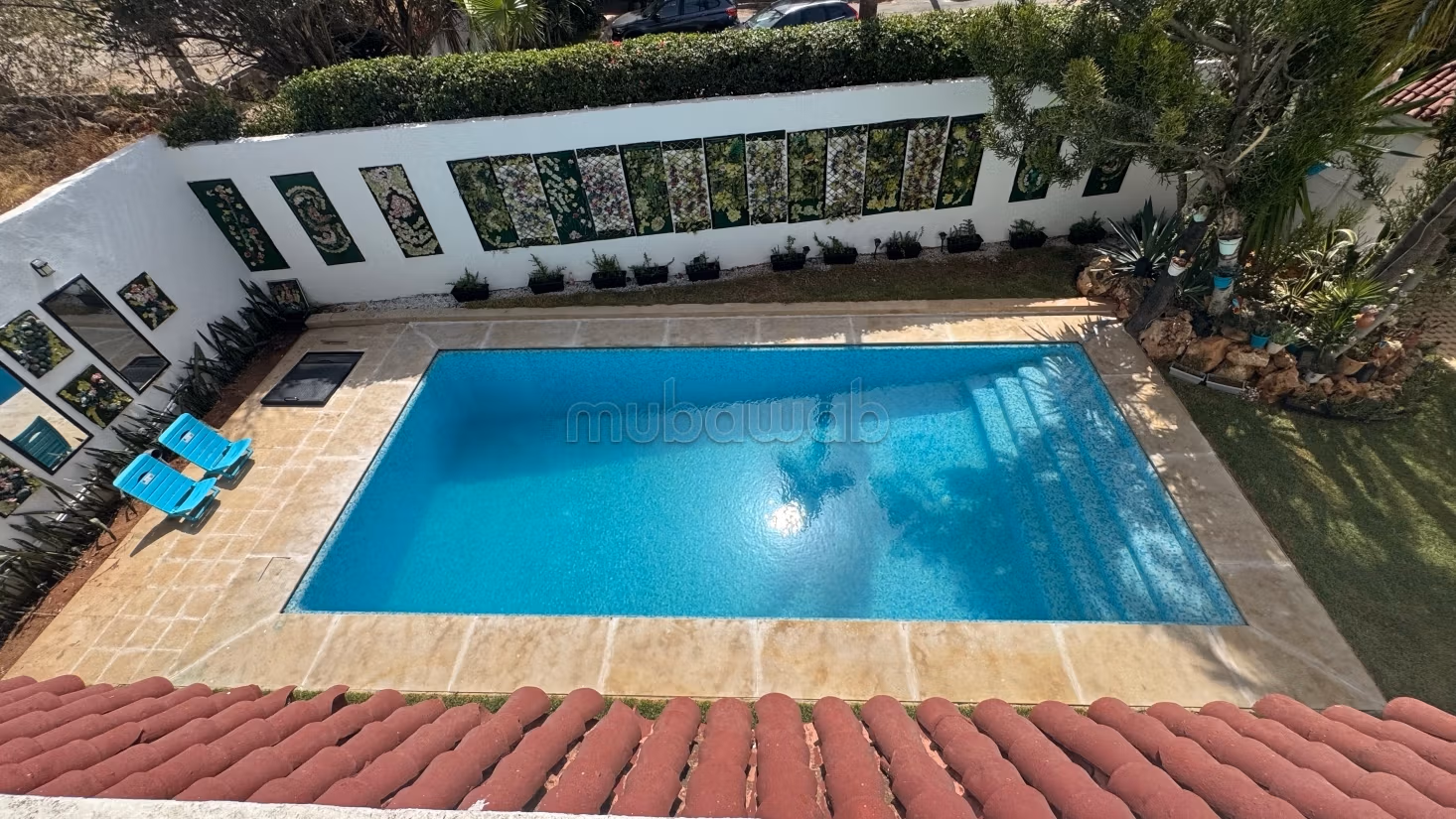 Villa di alta classe in vendita a California. 4 grandi stanze. Tutti i comfort con piscina e camino