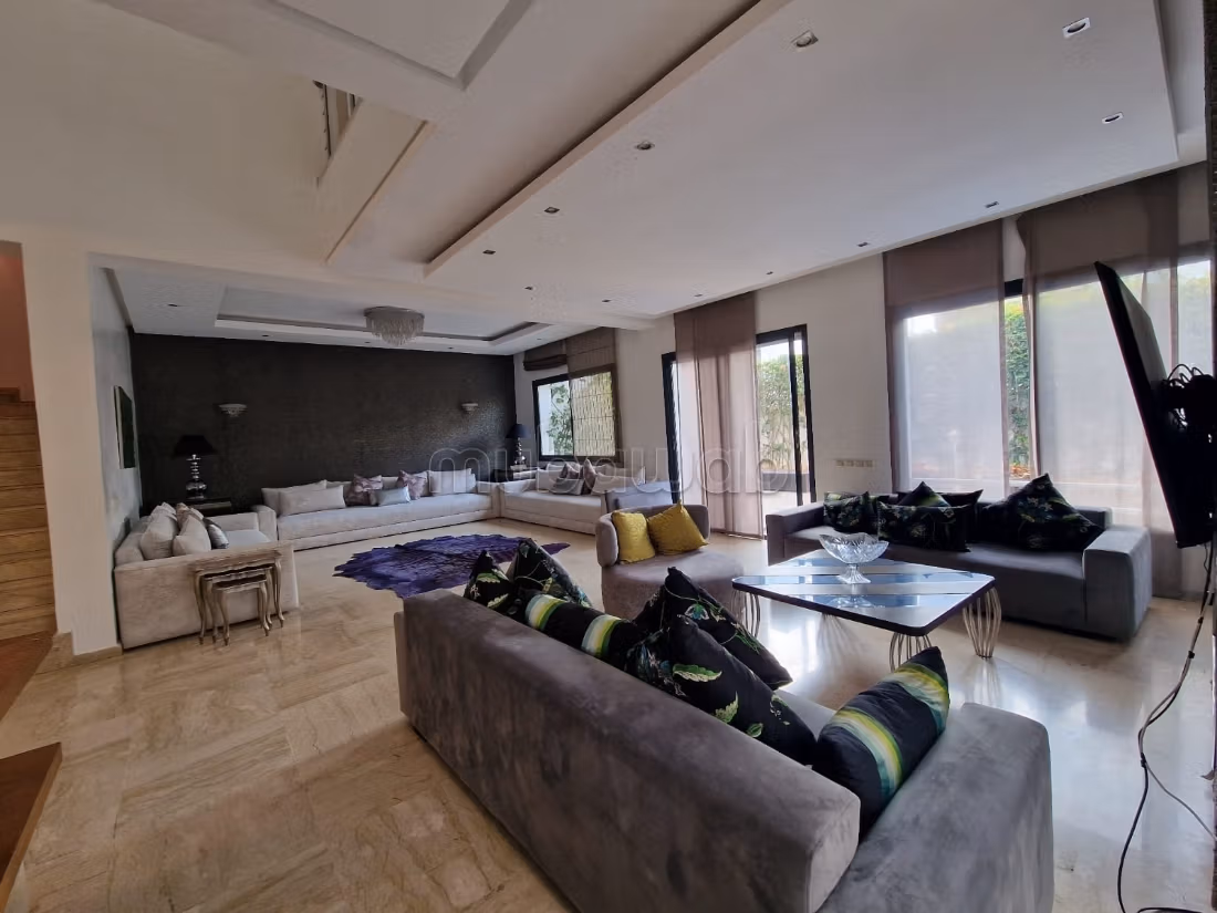 Furnished villa with pool next to Morocco Mall