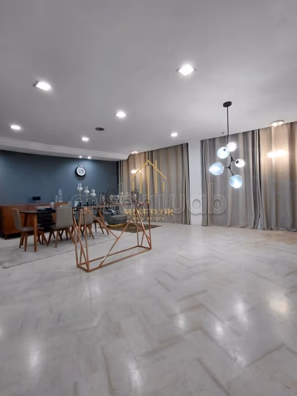 Showroom aménagée 270 m² sur la route de la soukra