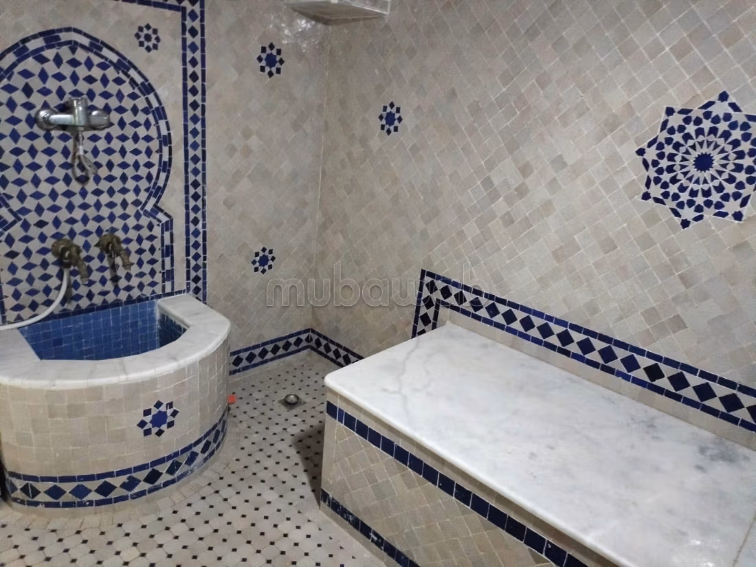 Magnifica villa in affitto a Harhoura. 7 camere confortevoli. Arredata